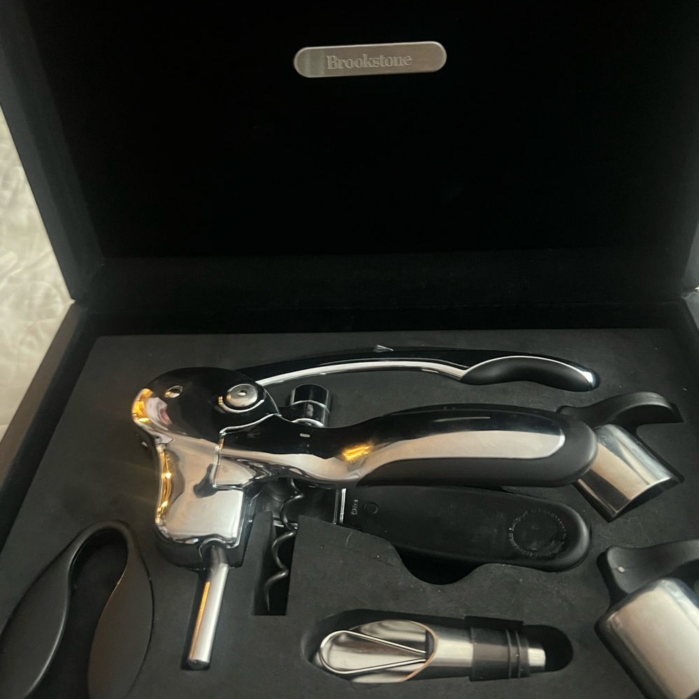 Brookstone Rabbit Wine Opener Set in Box